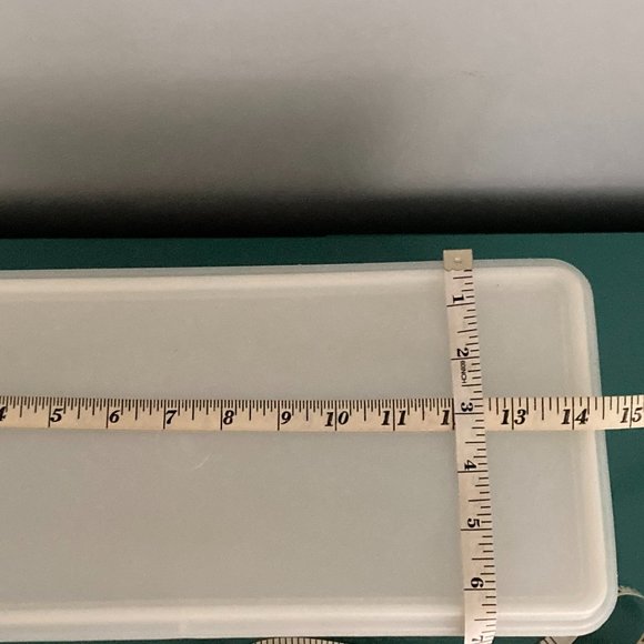 Tupperware Set of Two Containers Celery Crisper & Bread Keeper - Picture 5 of 10